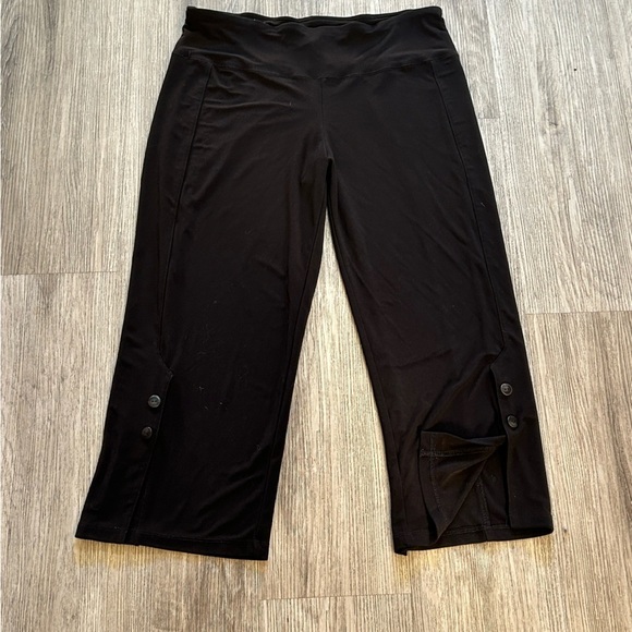 Joseph Ribkoff Women's Black Pull On Wide Leg Crop Pants With Button Detail - Picture 3 of 8